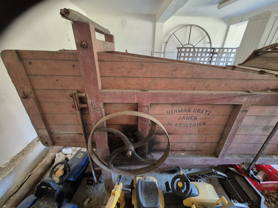 Oddam stare maszyny rolnicze