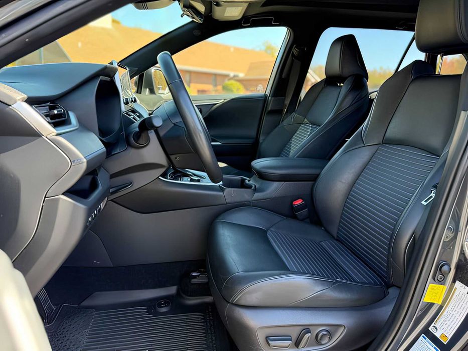 Toyota RAV4      2022