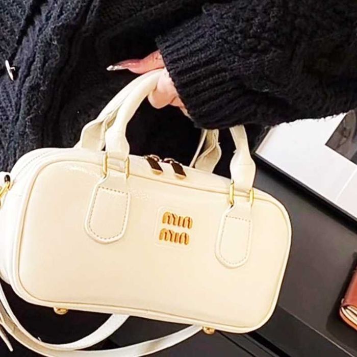 Miu Miu biała torba must-have - używana w doskonałym stanie!