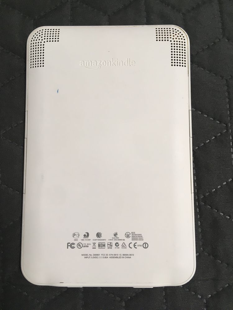Amazon Kindle D00901 uszkodzony