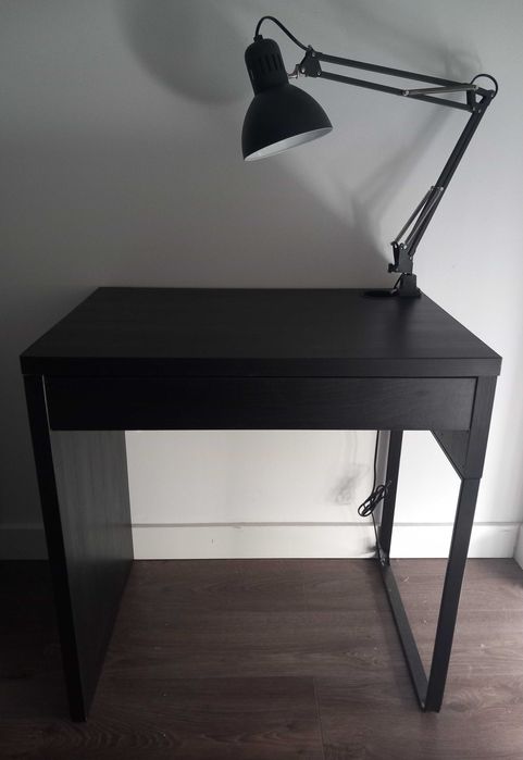 KIT IKEA Secretária MICKE + candeeiro TERTIAL + cadeira SMÄLLEN (IKEA)