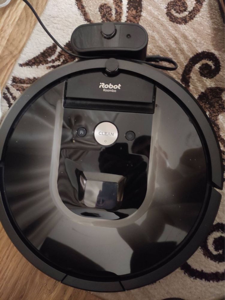iRobot Roomba 900 Series 960 Robot Vacuum with Wi-Fi Connectivity