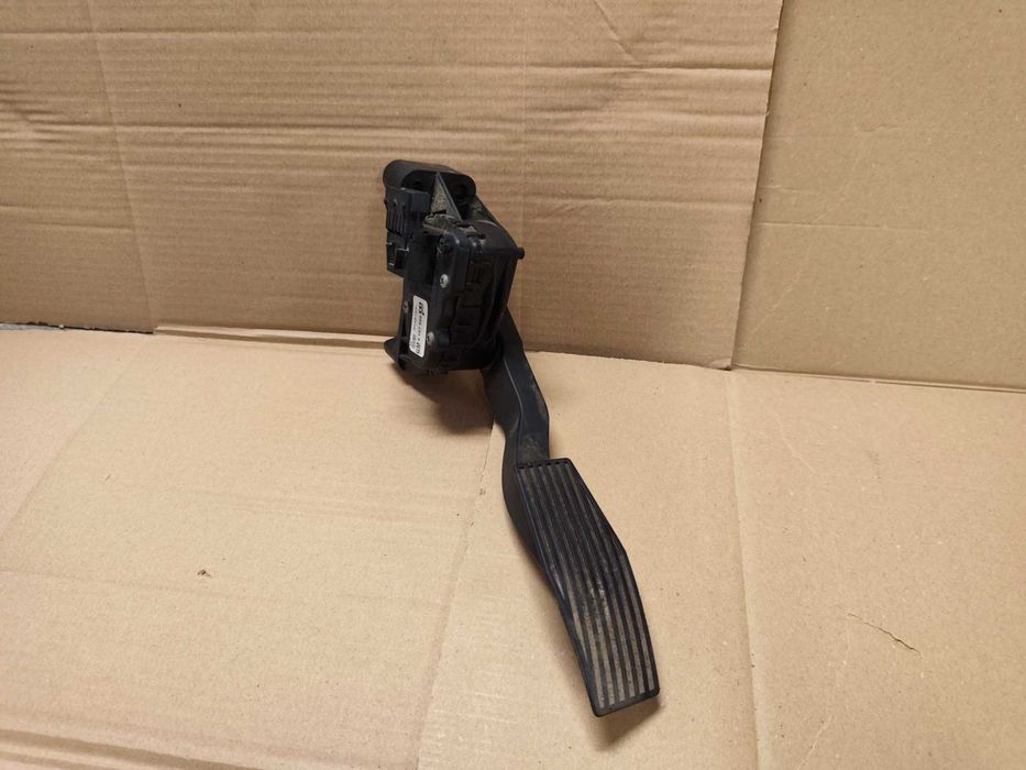 pedał gazu potencjometr Opel Astra H