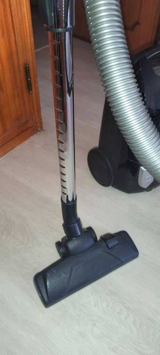 Vendo Aspirador com Saco AEG VX4-1-EB