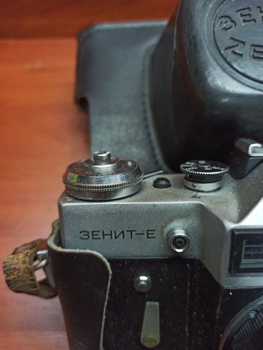 Фотоаппарат Зенит Е с объективом Helios 44-2.