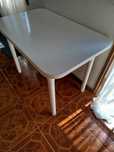 Mesa de cozinha branca