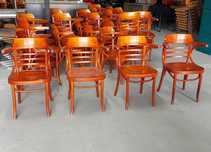 Krzesła gięte Thonet Fameg Radomsko do restauracji dostępne 60szt