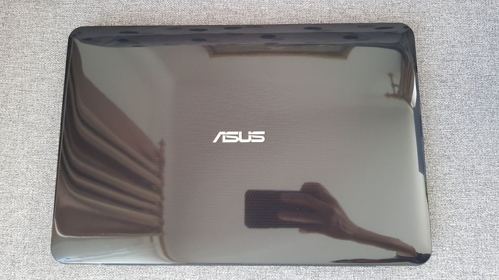Ноутбук Asus R556L i5-4210 4Gb 1Tb  W10 home