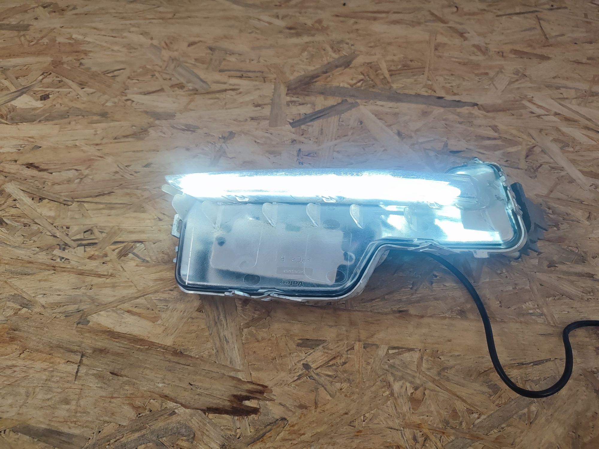 Halogen Led DRL Prawy Przód Volvo S60 V60 Lift 16r Oryginał