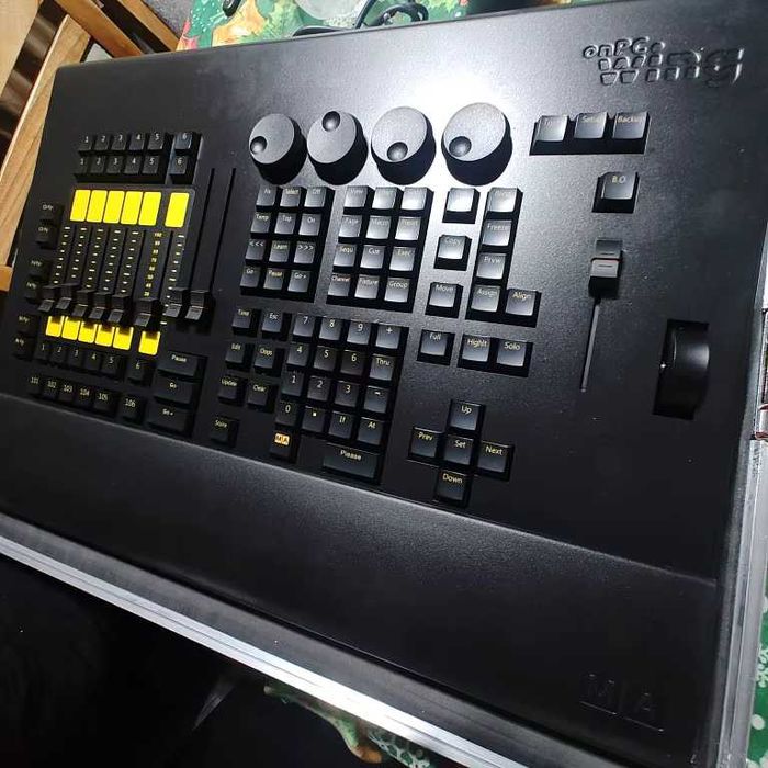 MA2 onPC command wing + MA2 onPC fader wing (Ler descrição)