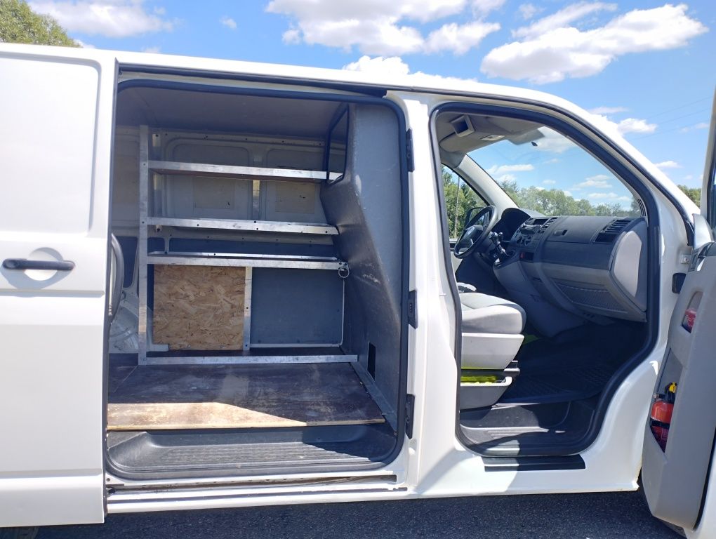 VW Transporter T5 1.9 TDI 2006r Zadbany