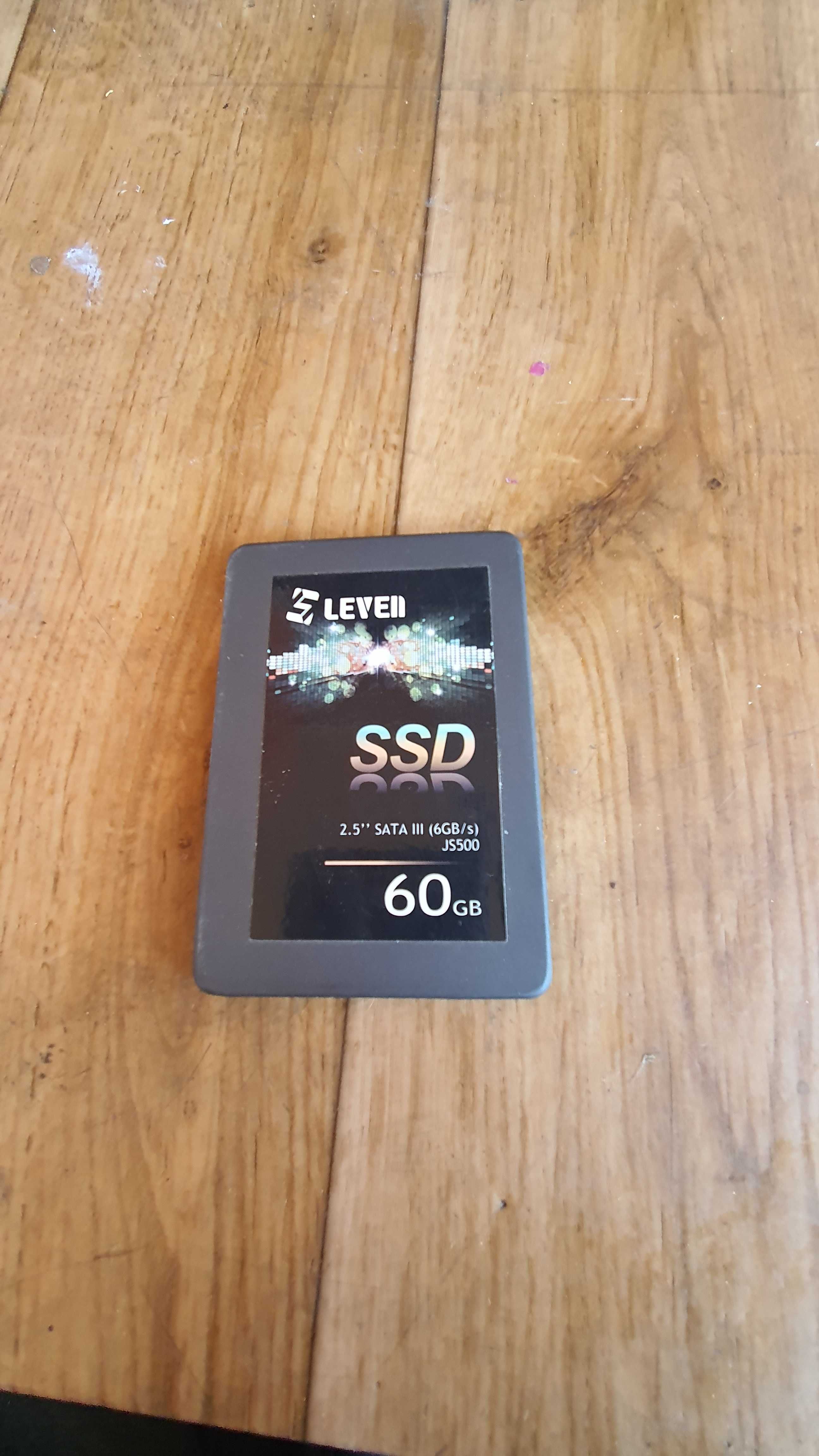SSD диск на 60Gb в отличном состоянии недорого.
