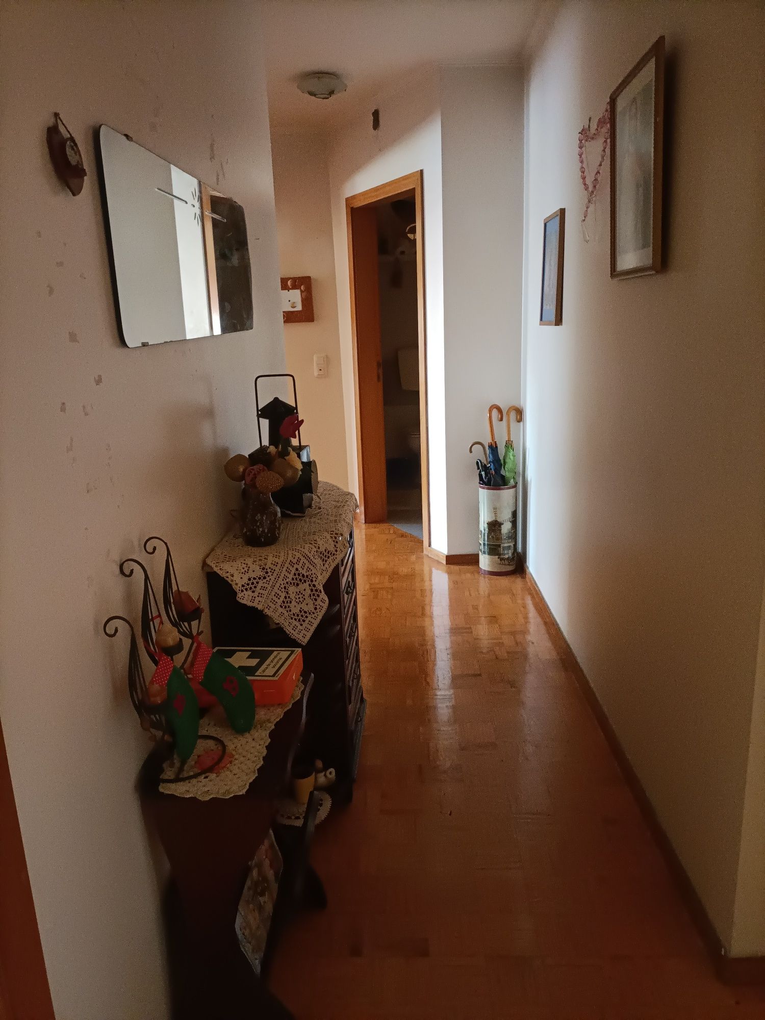 Arrendo quarto a estudante para 2 senhoras Monte da Caparica