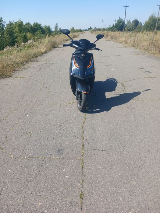 Продам електро скутер стан нового