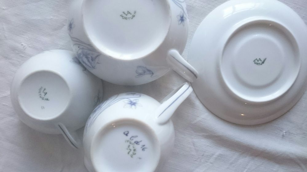 Serviços de chá em porcelana Vista Alegre antigo