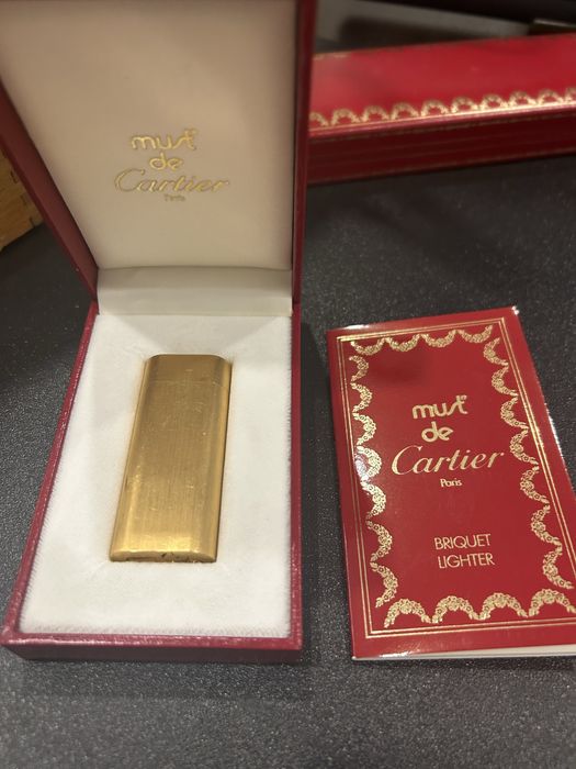 Isqueiro Cartier dourado