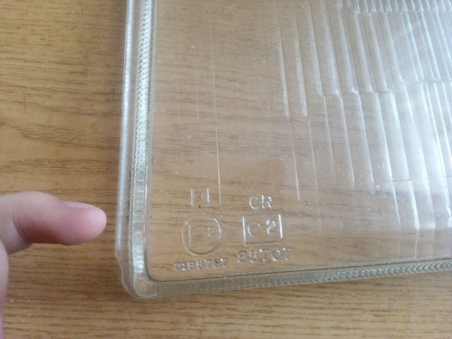Продам стекло від фари