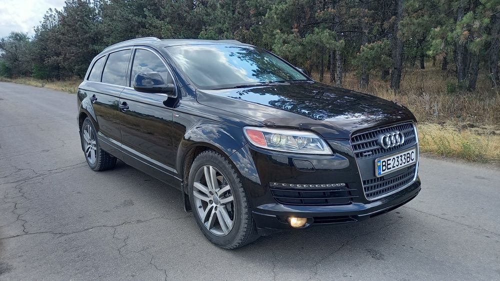 Продам Audi Q7 4.2