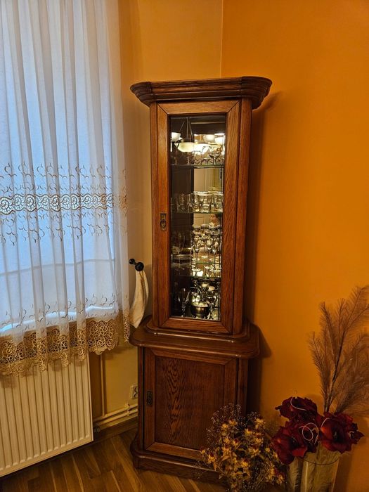 Słupek w kolorze orzecha