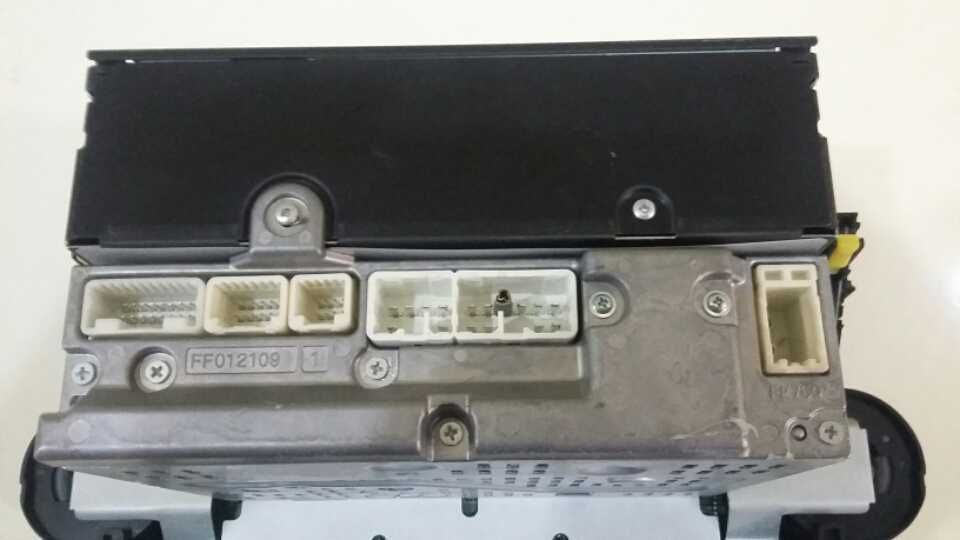 Штатна магнітола CD MP3: 86120-48N10-C0 - Toyota Highlander.