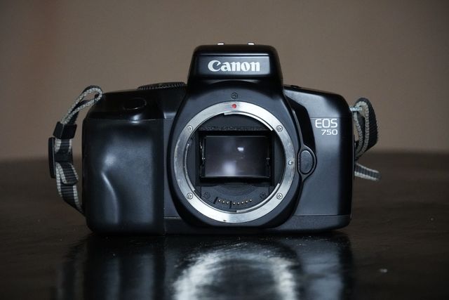 Canon EOS 750 body lustrzanka analogowa