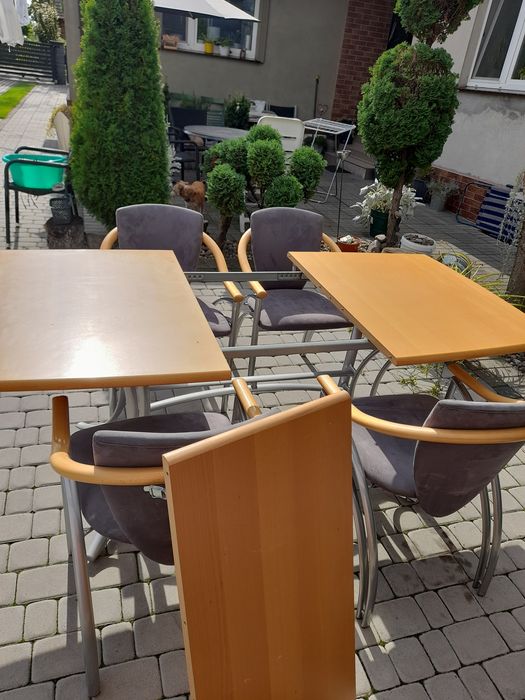 Masywny stół i 4 krzesła