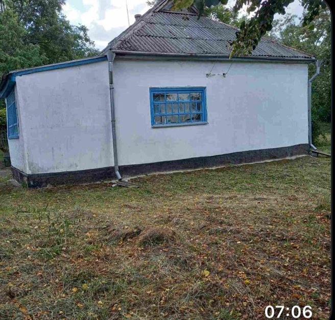 Продаю садибу з ділянкою та садом