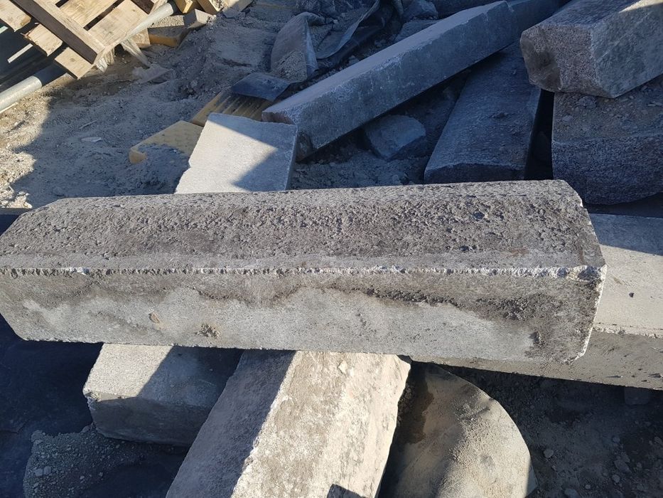 Krawężnik granitowy