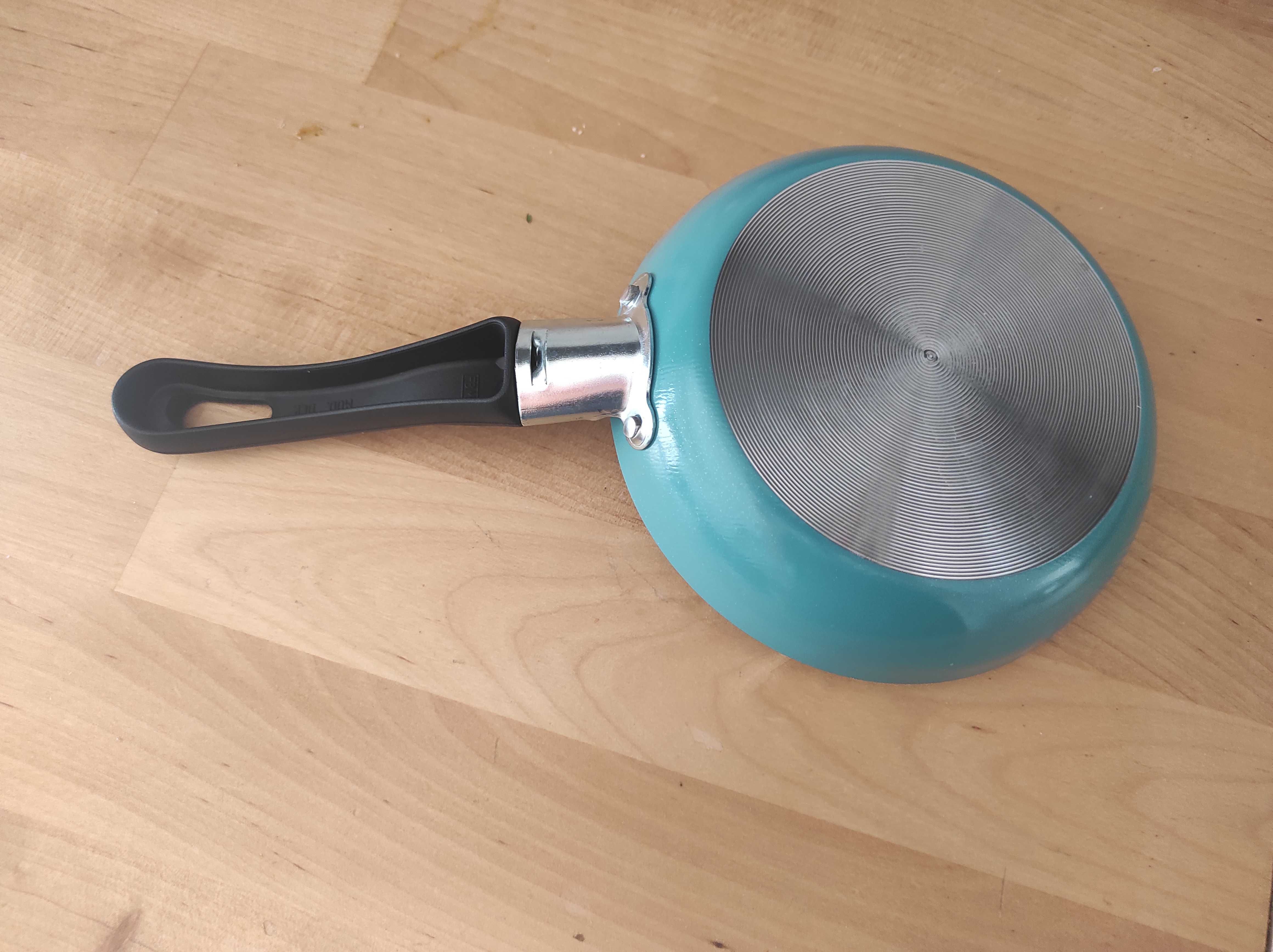 Frigideira para ovos, 14 cm de diâmetro, cor verde azulado