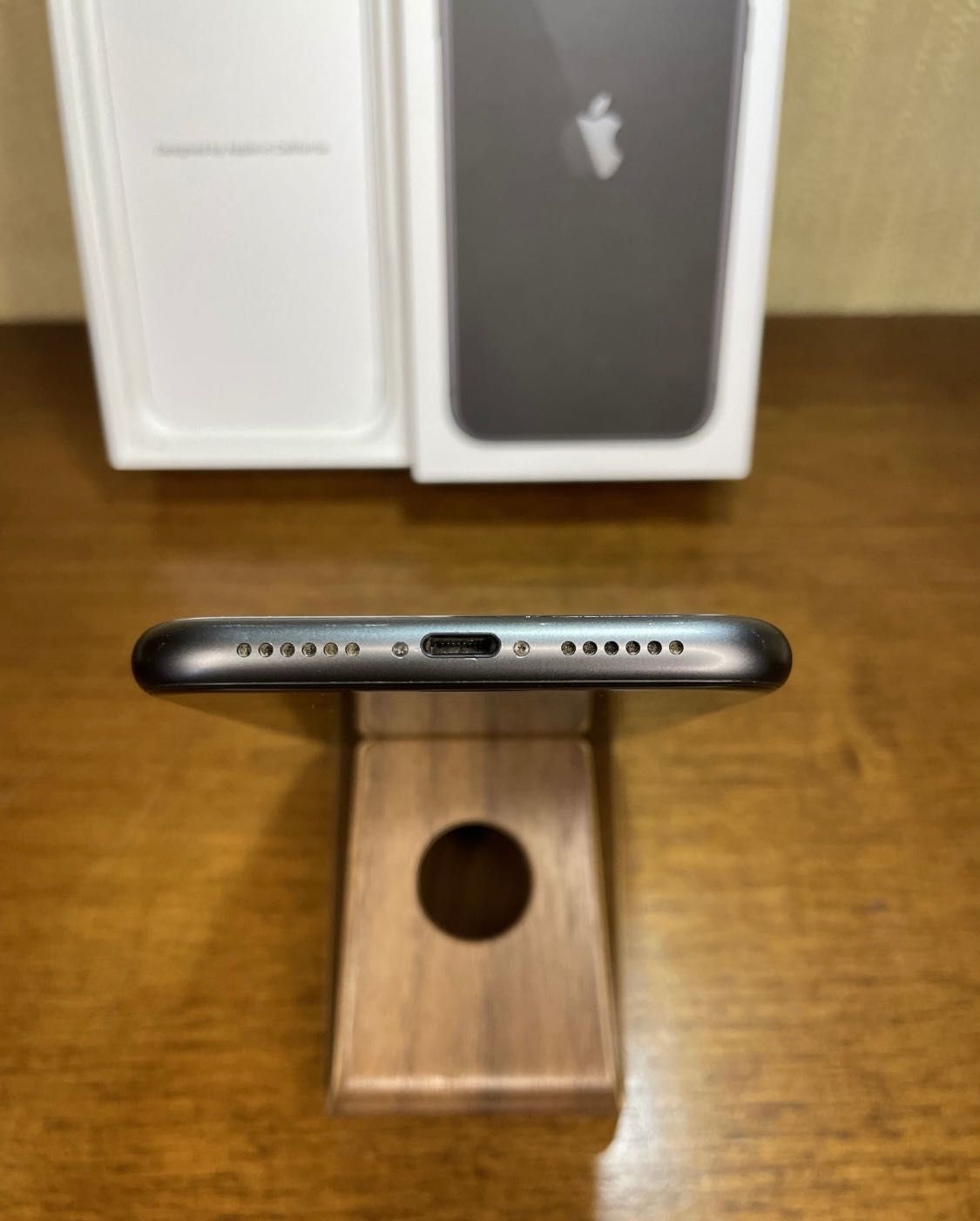 iPhone 11 NEVERLOCK телефон мобільний