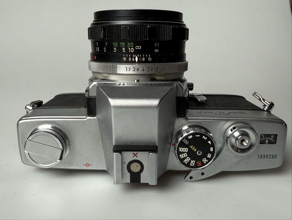 Плівкова Minolta Srt201 з Minolta MC Rokkor-pf 55/1.7 та фільтром