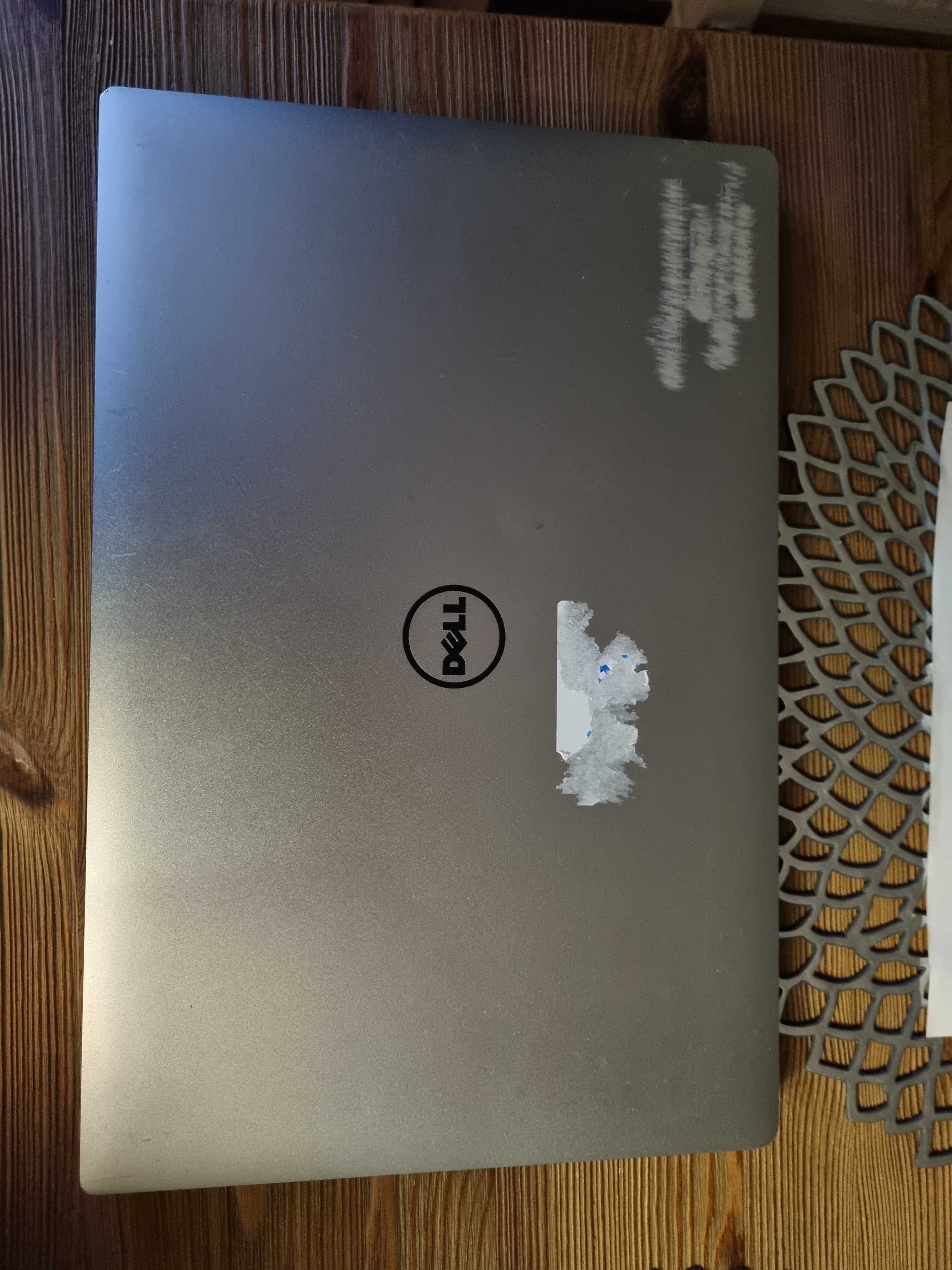 Dell Precision 5520 i7-7820HQ Quadro M1200M-4gb 15,6 4K dotyk