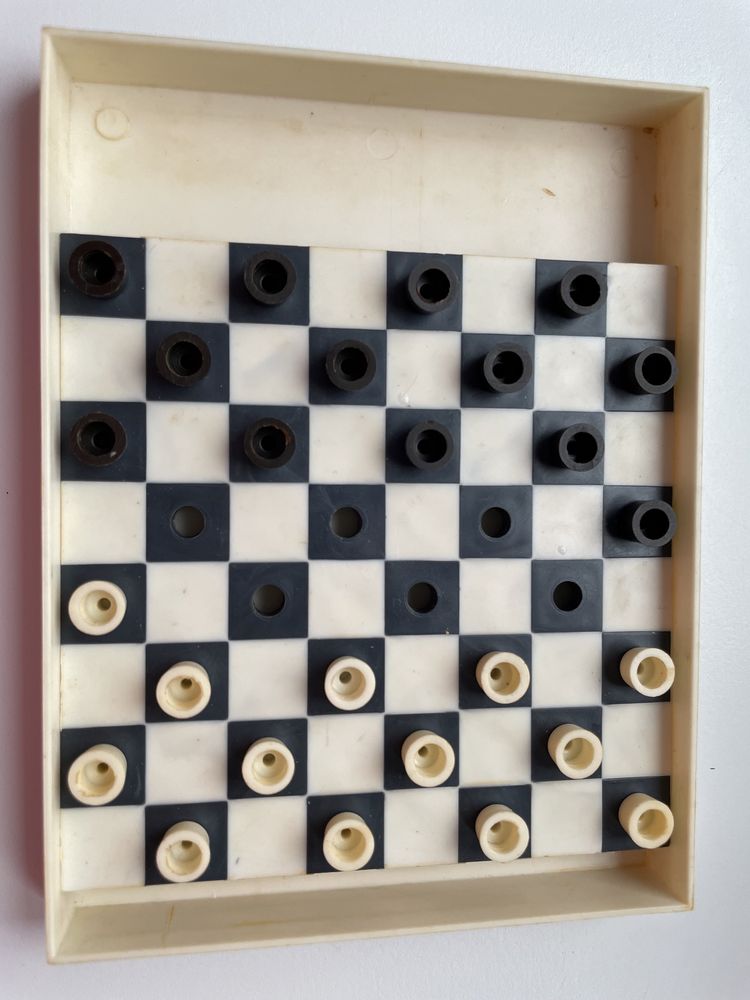 szaszki warcaby szachy przenośne malutkie prl vintage