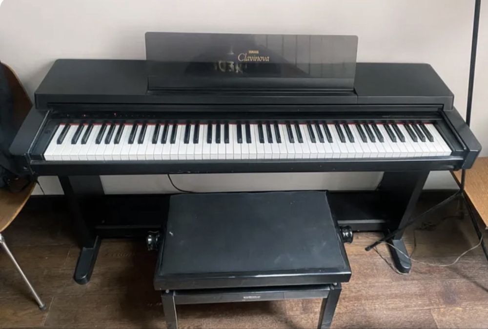 Pianino cyfrowe Yamaha Clavinova CLP-560