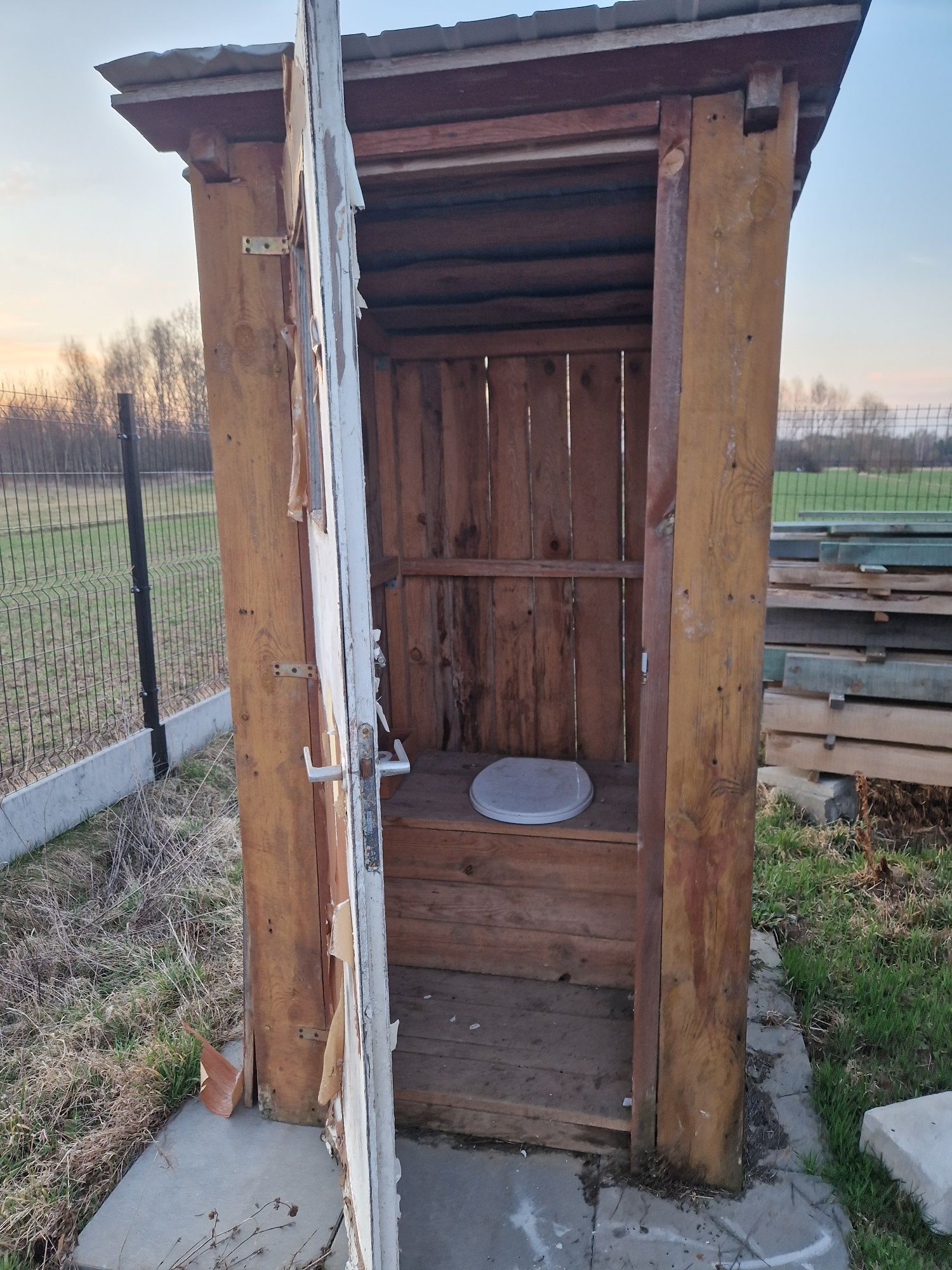 WC, kibelek na budowę
