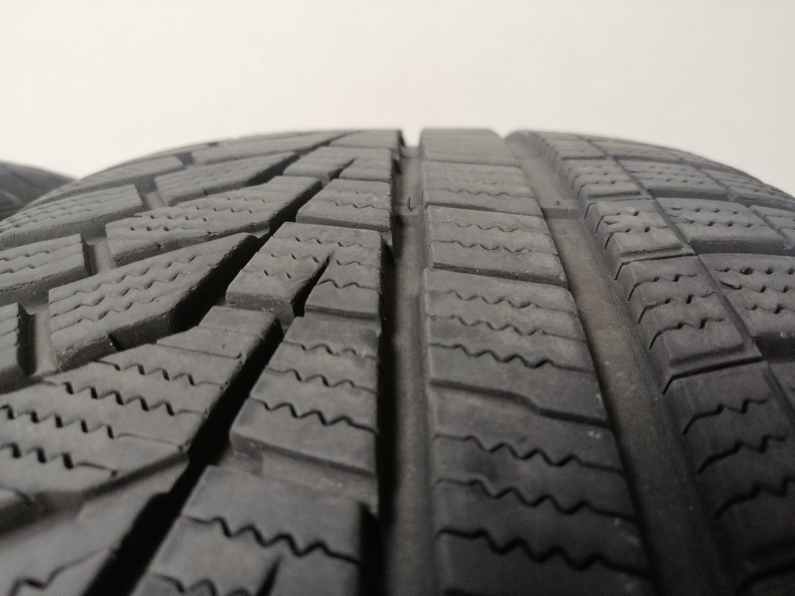 Opona zimowa Hankook Winter I*cept evo2 SUV 225/55/18 102V - 1 szt.