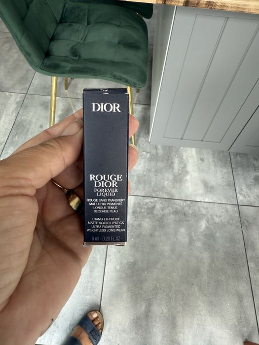 Pomadka plynna dior