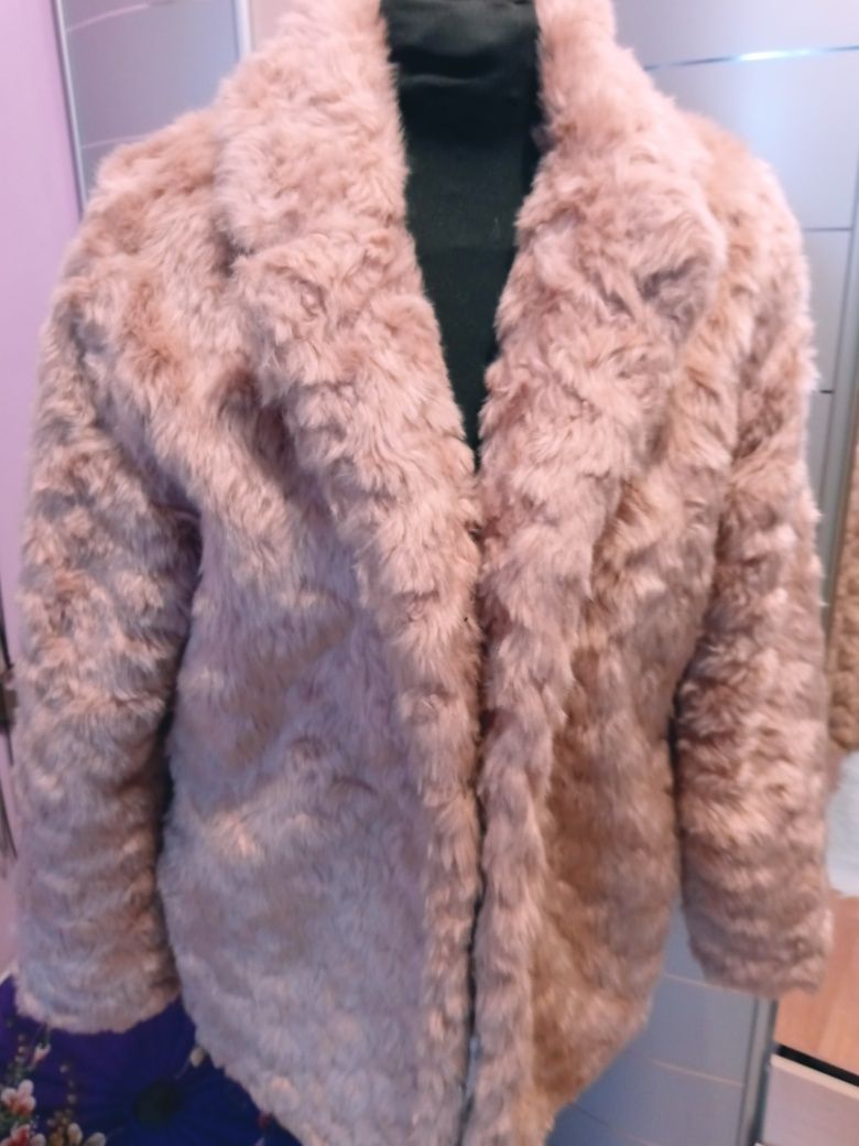 Futro sztuczne roz karbowany wzor 38 primark