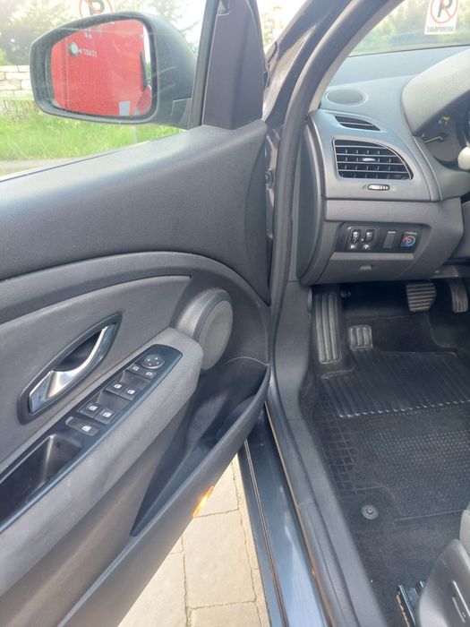 Рено Флюенс 2011р. 1.6 автомат, газ/бензин