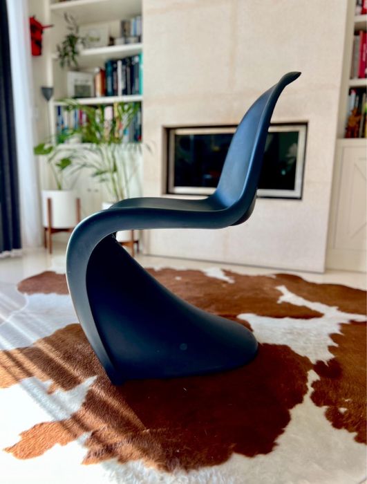 Cadeira em preto - Verner Panton