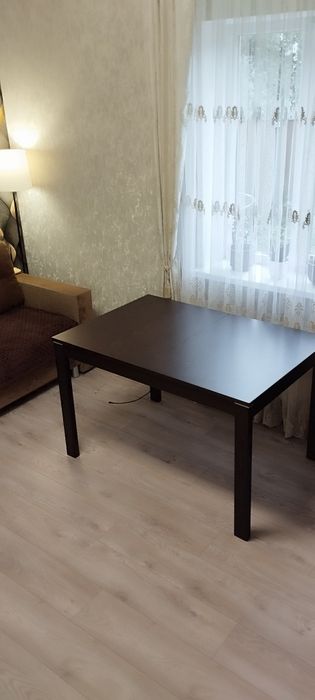 Стіл розкладний дерев'яний в стані нового