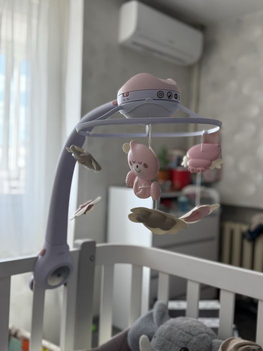 Музыкальный мобиль Infantino 3 в 1 с проектором розовый