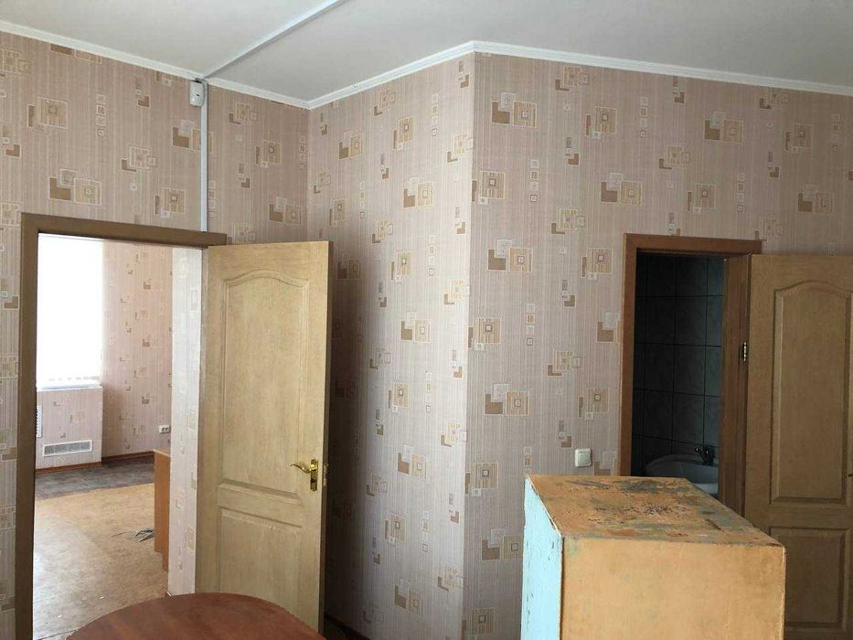 Офісно-готельний центр "НОВИНКА" в центрі міста Лозова