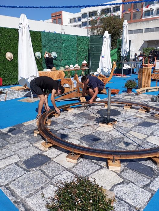 Carrossel em madeira