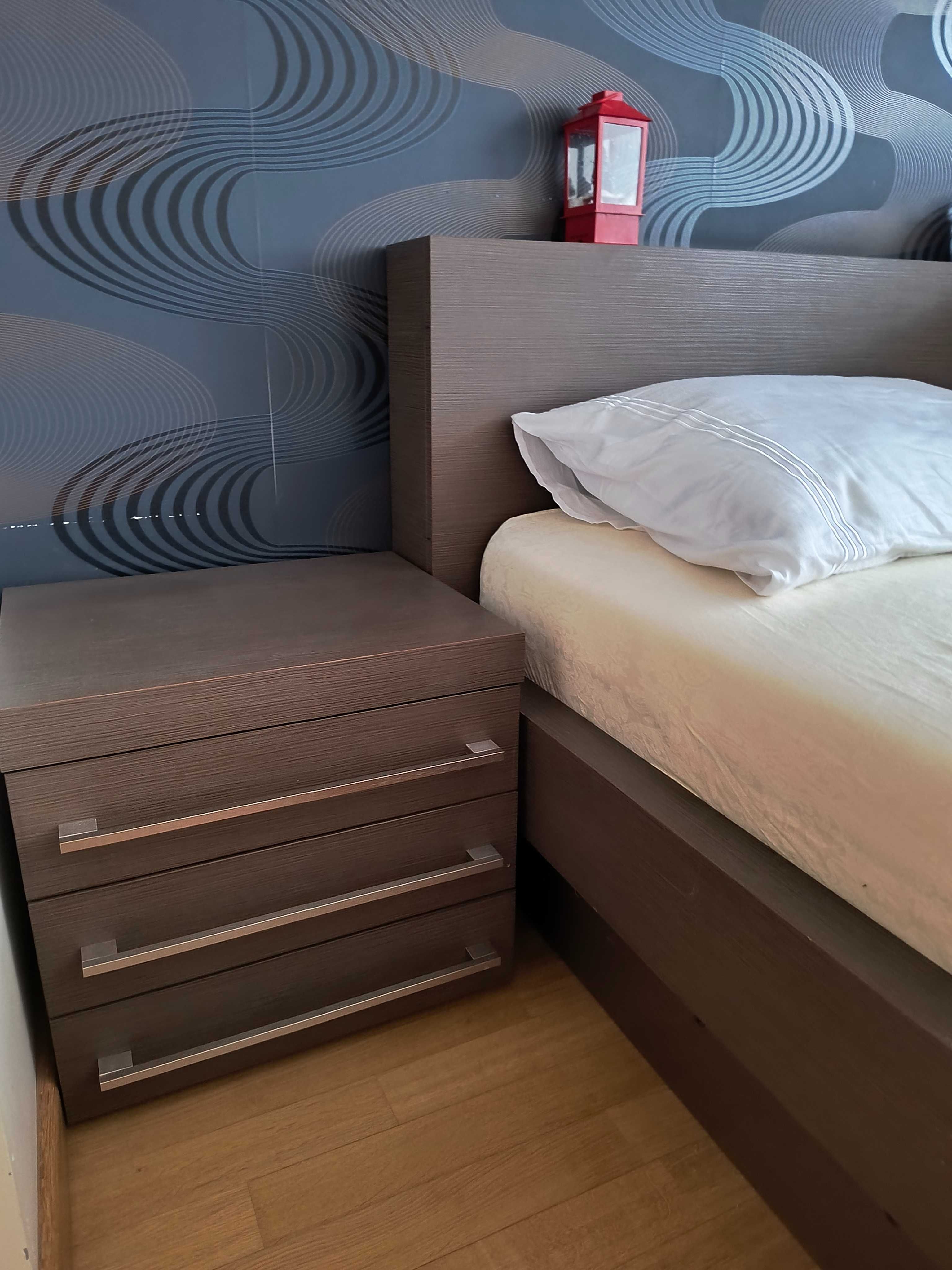 Sprzedam łóżko z materacem nowym 160x200 plus 2 szafki nocne