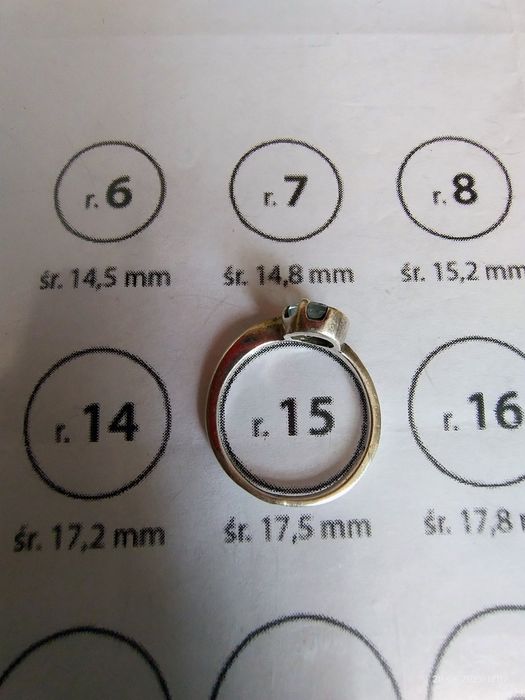 Srebrny pierścionek