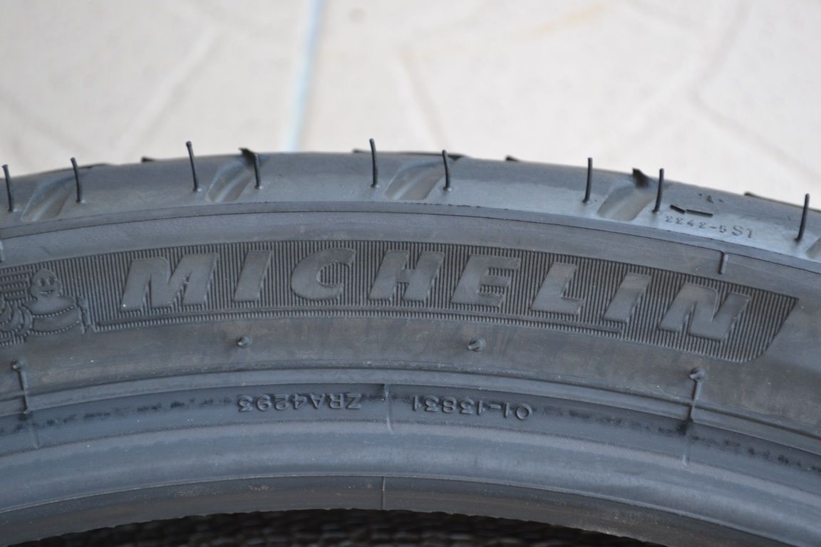 Продам резину/шину/покришку для мотоцикла
120/70 - 19 MICHELIN