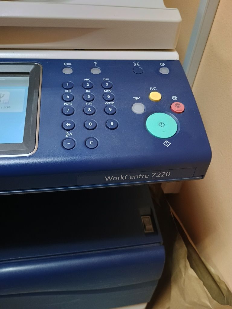 Продам xerox work centre 7220