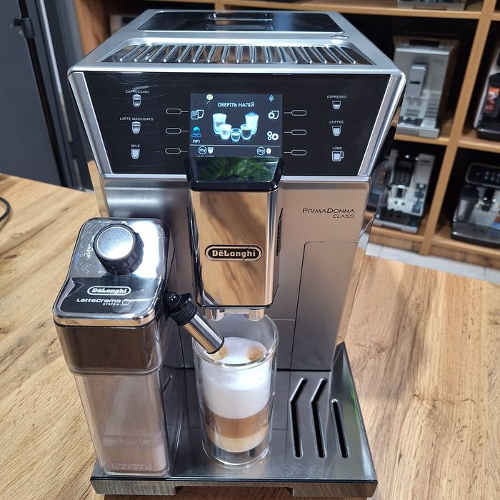Кавоварка Delonghi PrimaDonna Class