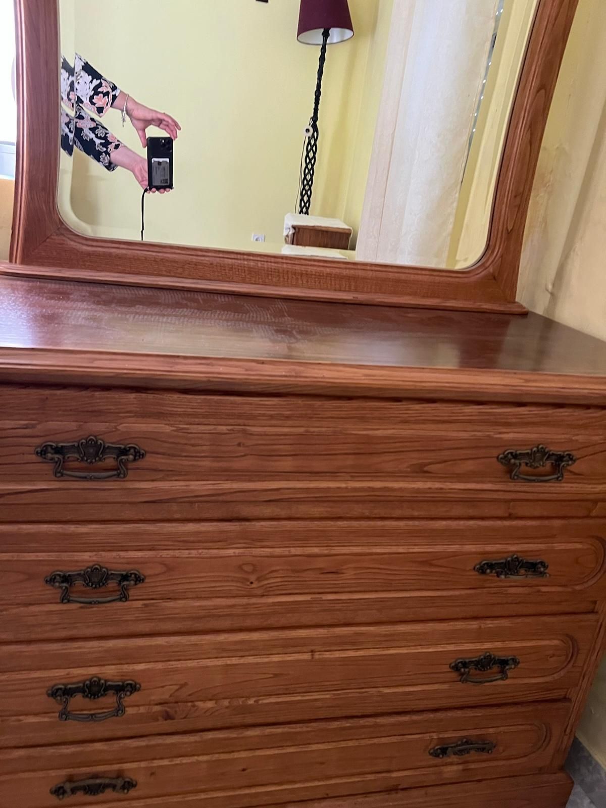 Mobília de quarto de casal em pinho maciço